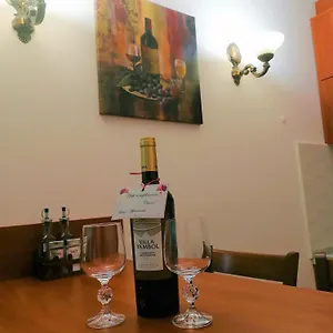 https://lucys-apartments-at-spa-hotel-emerald.hotels-bansko.info
